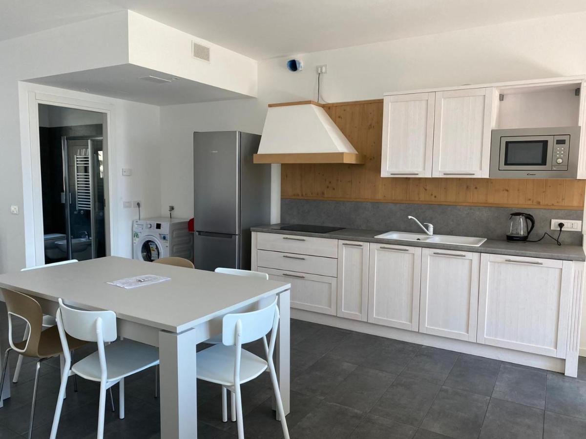 Modern Apartments Lake View With Pool Муссо Экстерьер фото